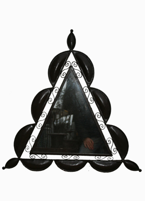 Cadre en fer forgé et tôle triangle